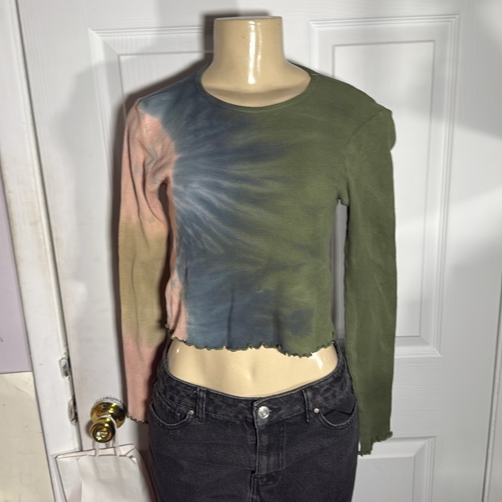 🟣 Forever 21 Waffle Knit Multi Tie-Dye Long Sleeve Cropped Top size Large